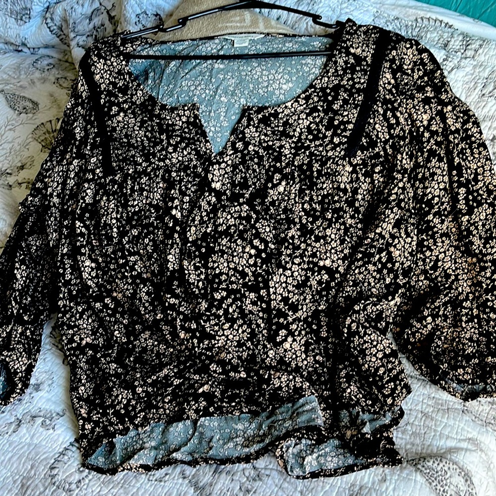 White tea flower blouse